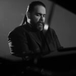 دانلود موزیک ویدئو جدید بغلم کن از رضا صادقی